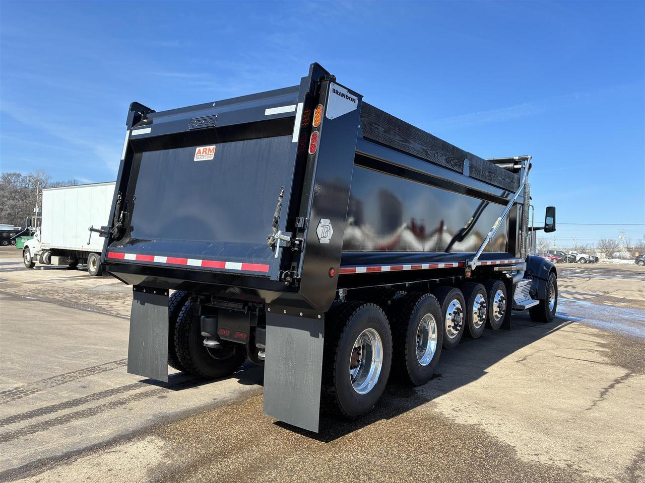 2026 Peterbilt 567 - image 3