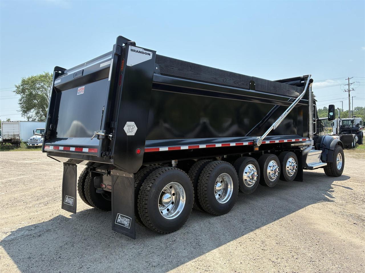 2026 Peterbilt 567 in South St. Paul, MN — photo 4