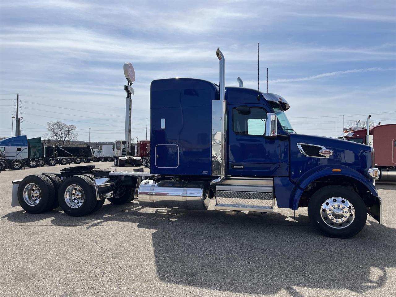 2026 Peterbilt 567 72&quot; Double Bunk High Roof Eau Claire WI
