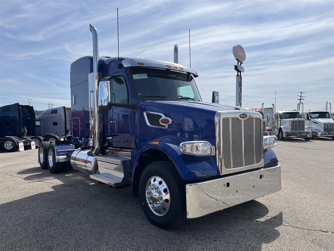 2026 Peterbilt 567 72&quot; Double Bunk High Roof Eau Claire WI