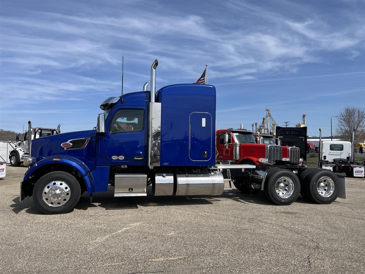 2026 Peterbilt 567 72&quot; Double Bunk High Roof Eau Claire WI