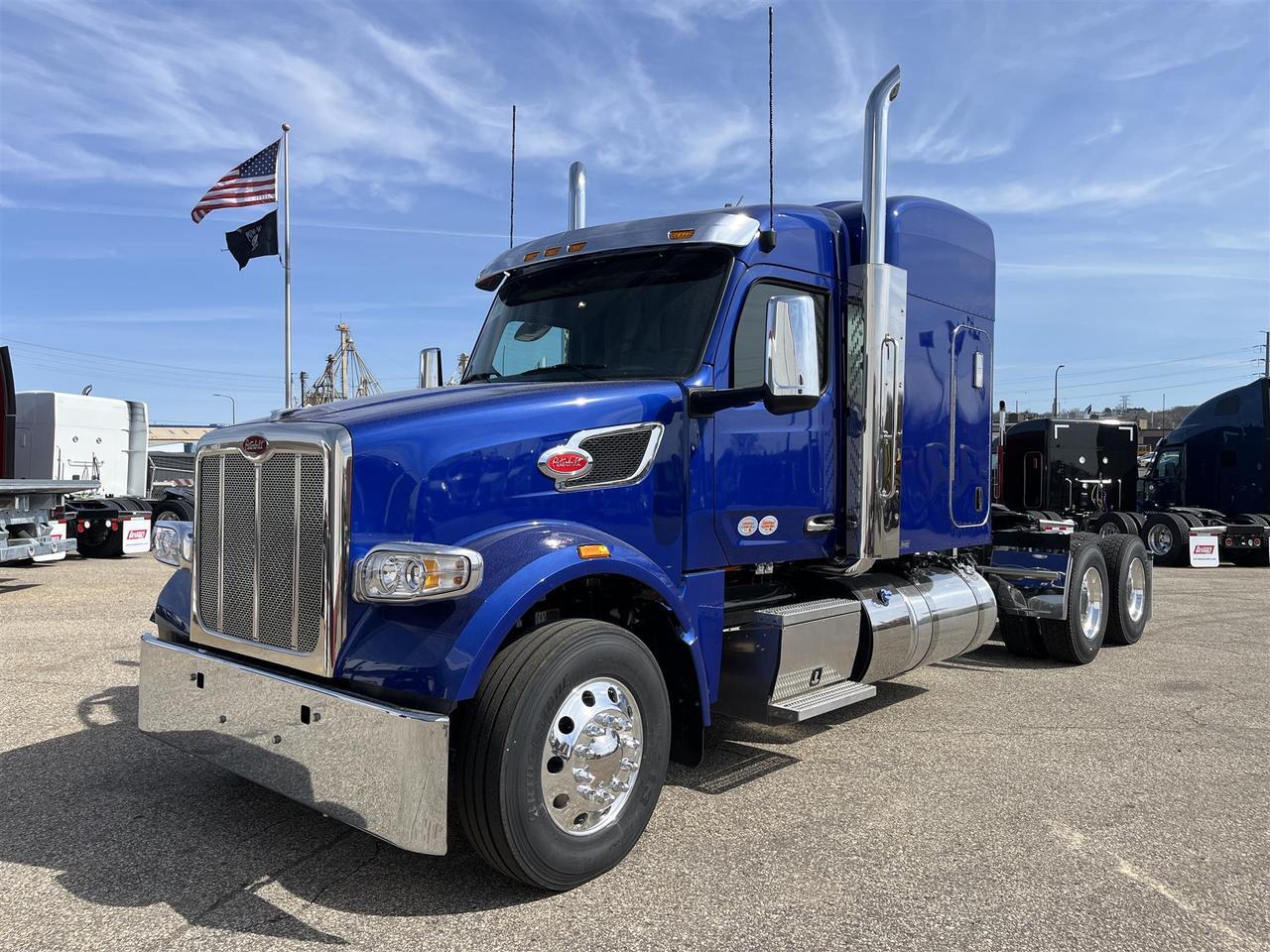 2026 Peterbilt 567 72&quot; Double Bunk High Roof Eau Claire WI