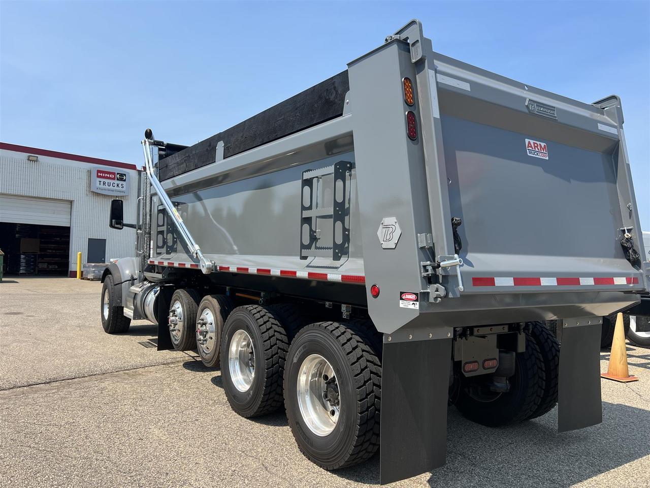 2026 Peterbilt 567 Non South St. Paul MN