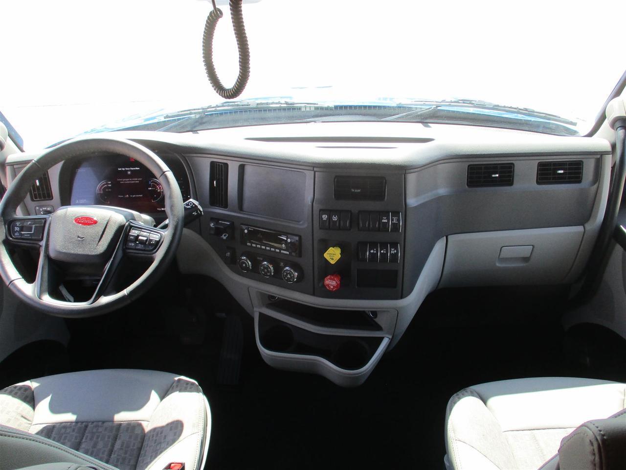 2026 Peterbilt 579 80&quot; Double Bunk High Roof Fargo ND