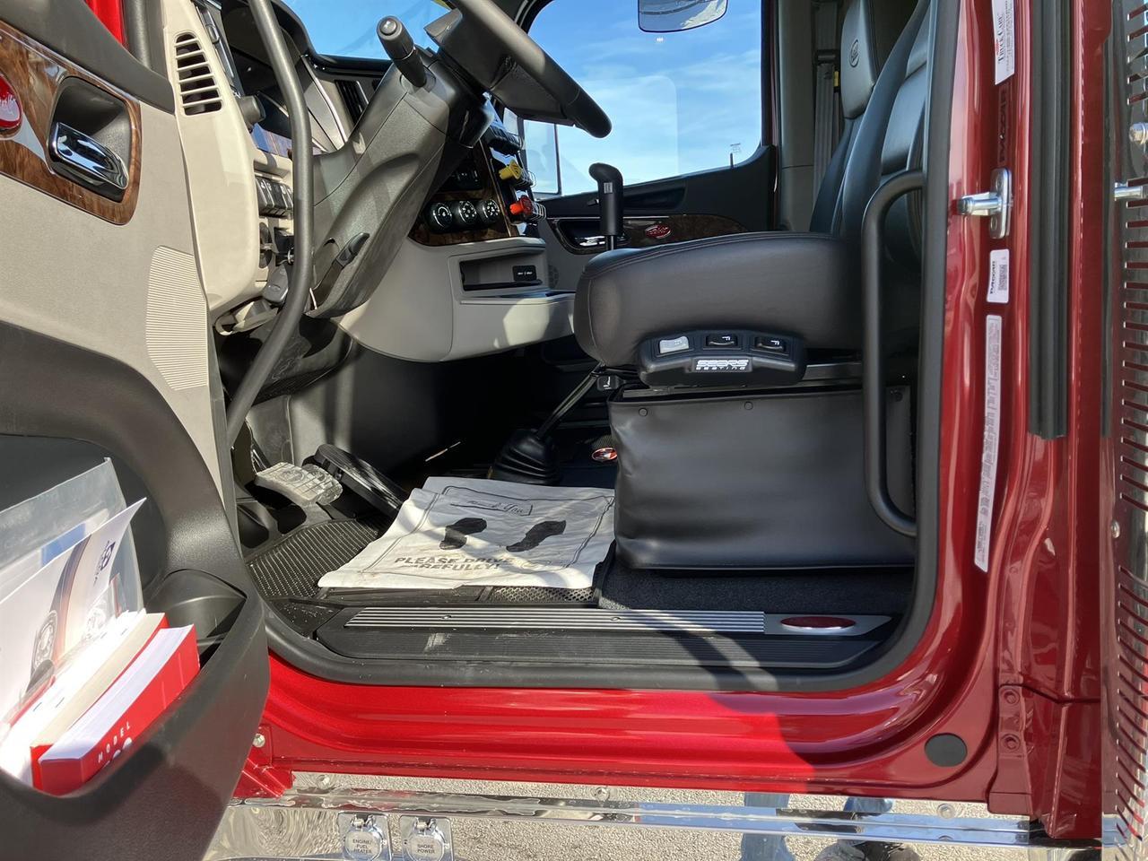 2026 Peterbilt 589 72&quot; Low Roof Rochester MN