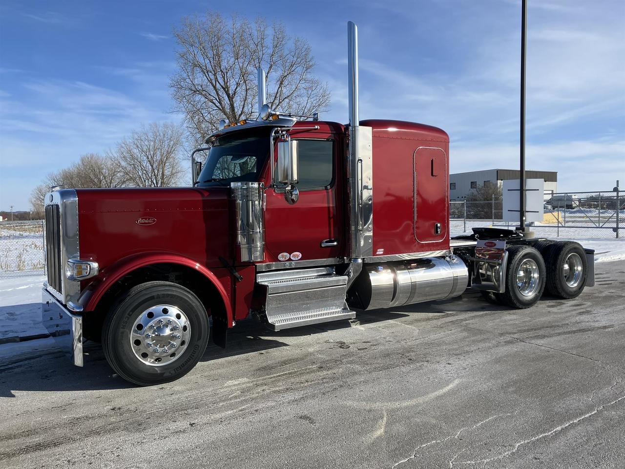 2026 Peterbilt 589 72&quot; Low Roof Rochester MN