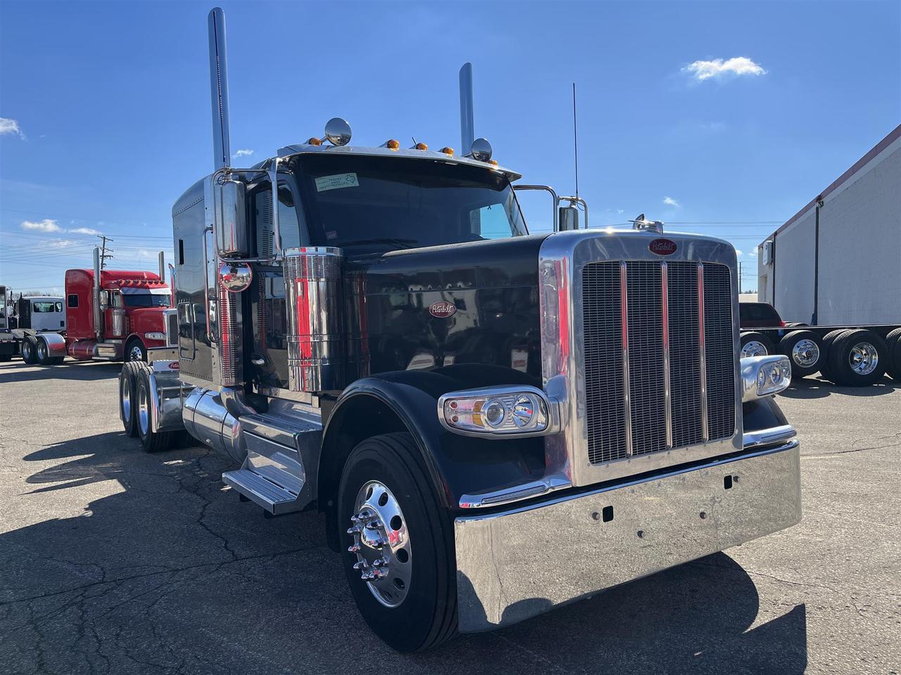 2026 Peterbilt 589 72&quot; Low Roof Rochester MN