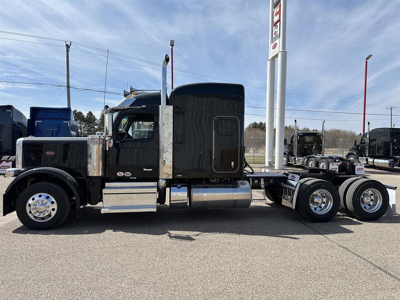 2026 Peterbilt 589