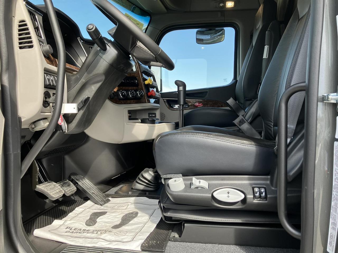 2026 Peterbilt 589 80" High Roof Eau Claire WI