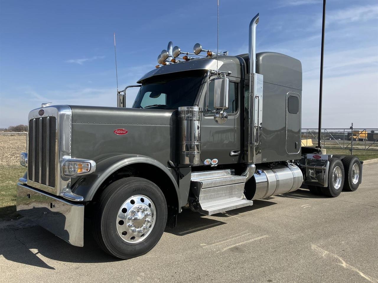 2026 Peterbilt 589