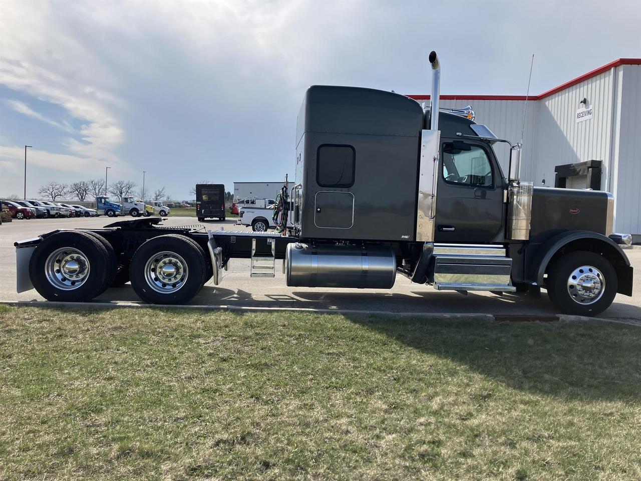 2026 Peterbilt 589 80" High Roof Eau Claire WI