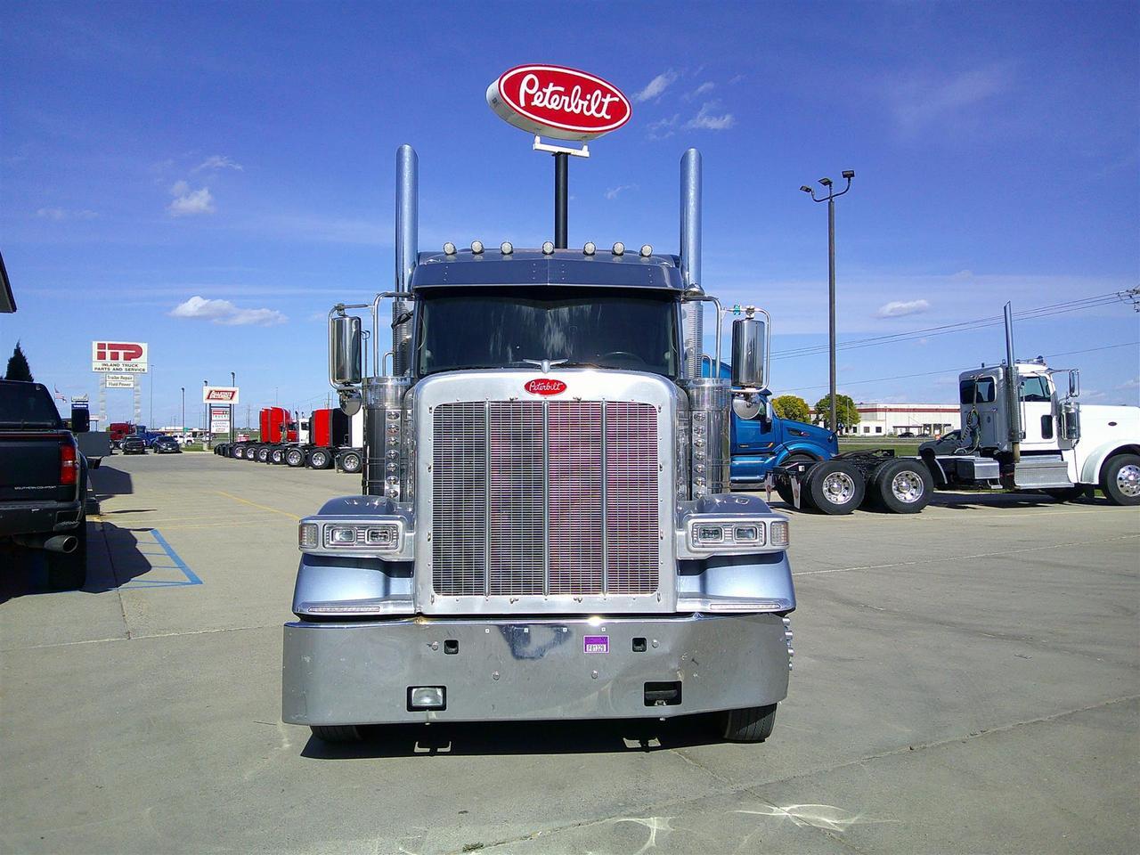2026 Peterbilt 589 Sleeper