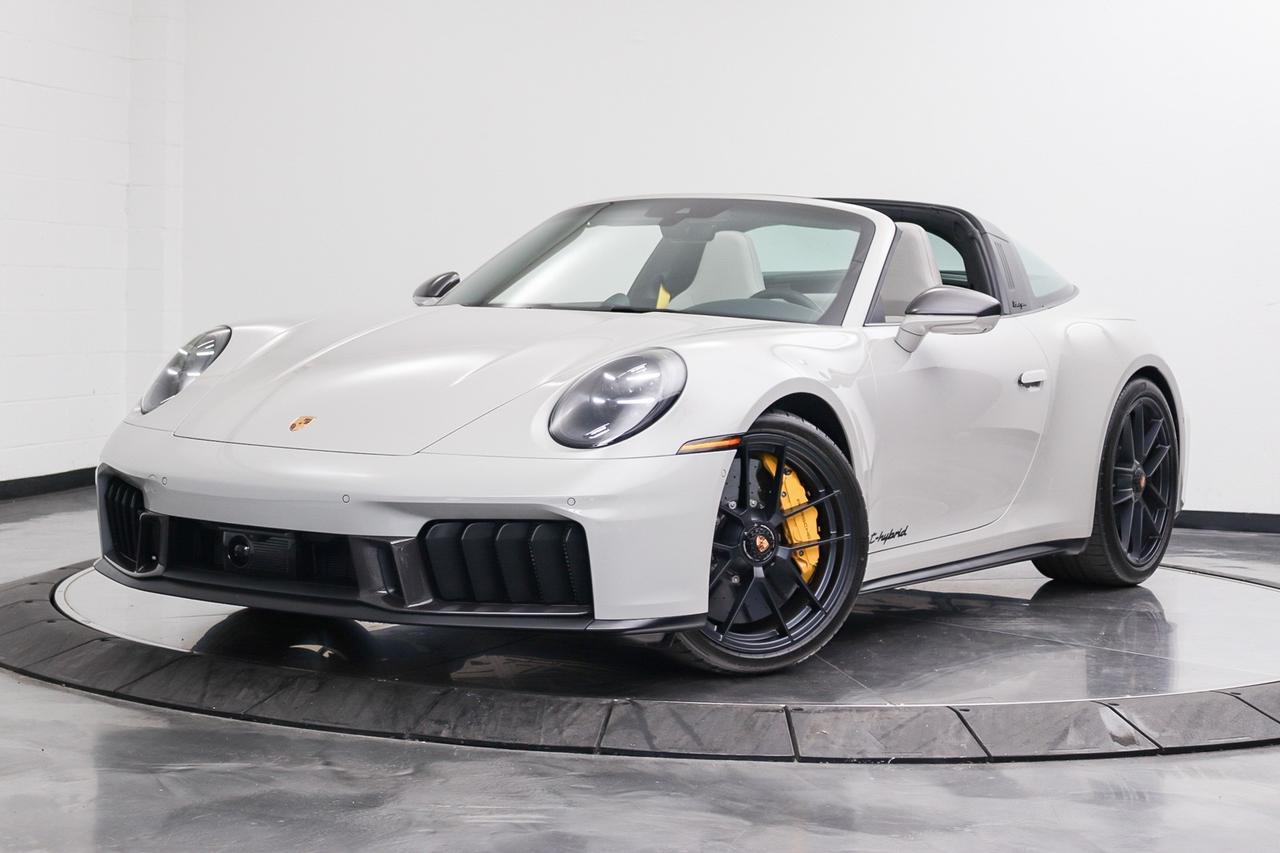 2026 Porsche 911 4 GTS