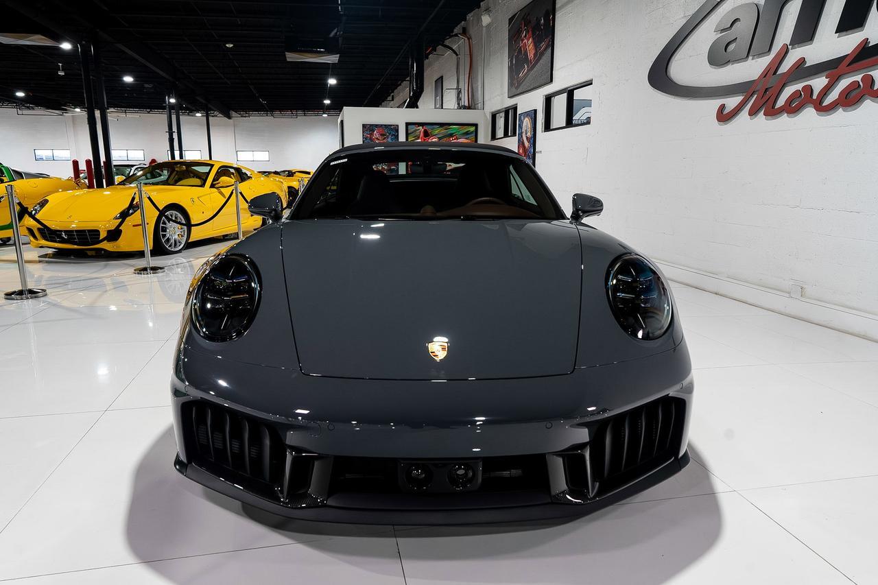 2026 Porsche 911 Carrera 4 GTS