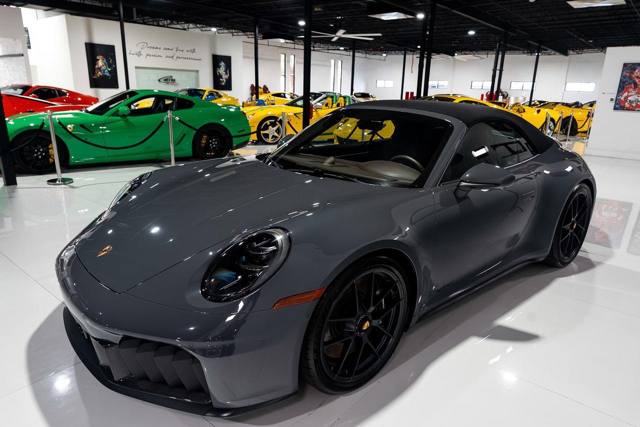 2026 Porsche 911 Carrera 4 GTS