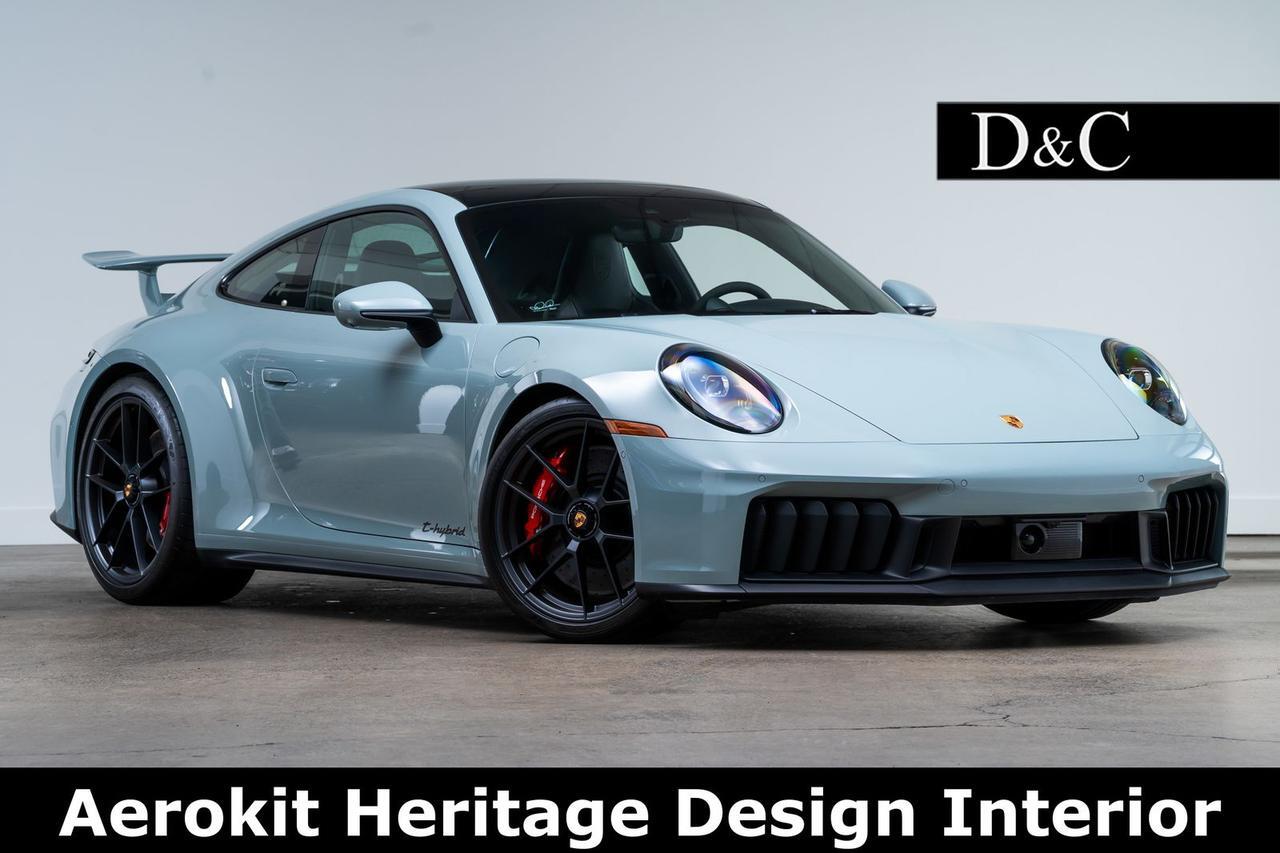 2026 Porsche 911 Carrera 4 GTS Aerokit Heritage Design Interior