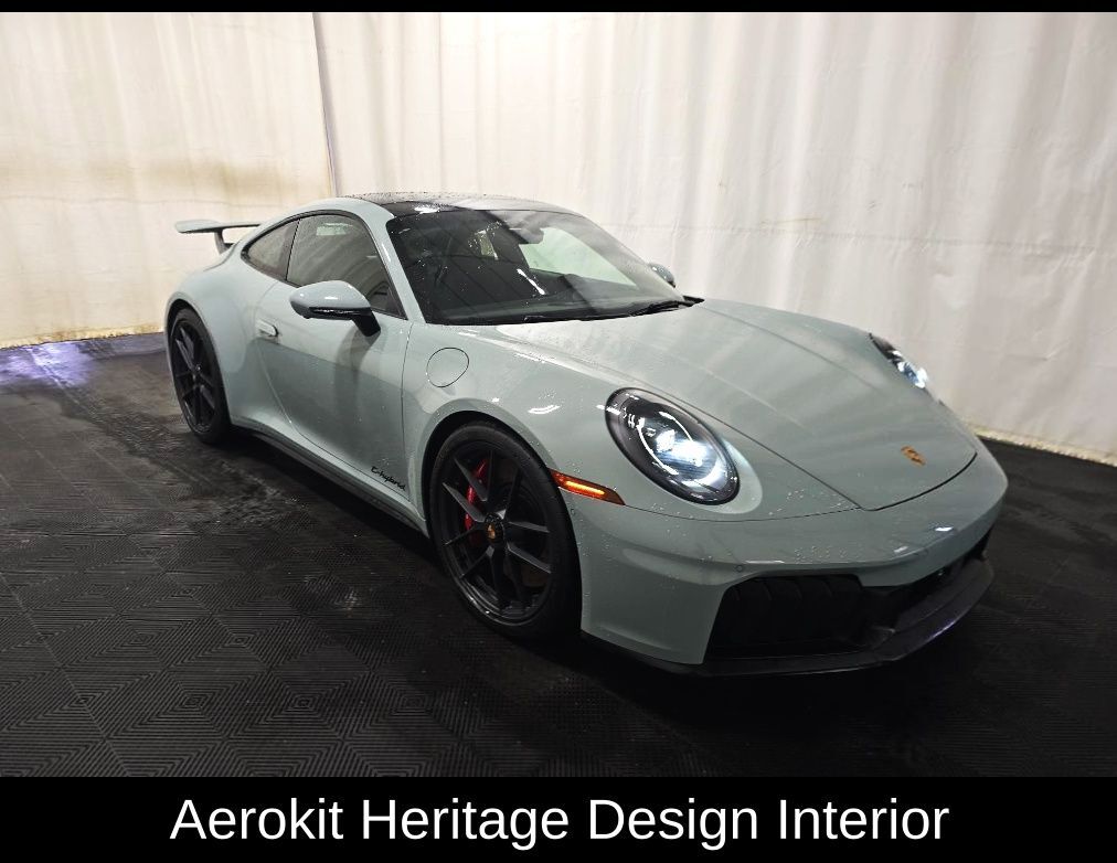 2026 Porsche 911 Carrera 4 GTS Aerokit Heritage Design Interior