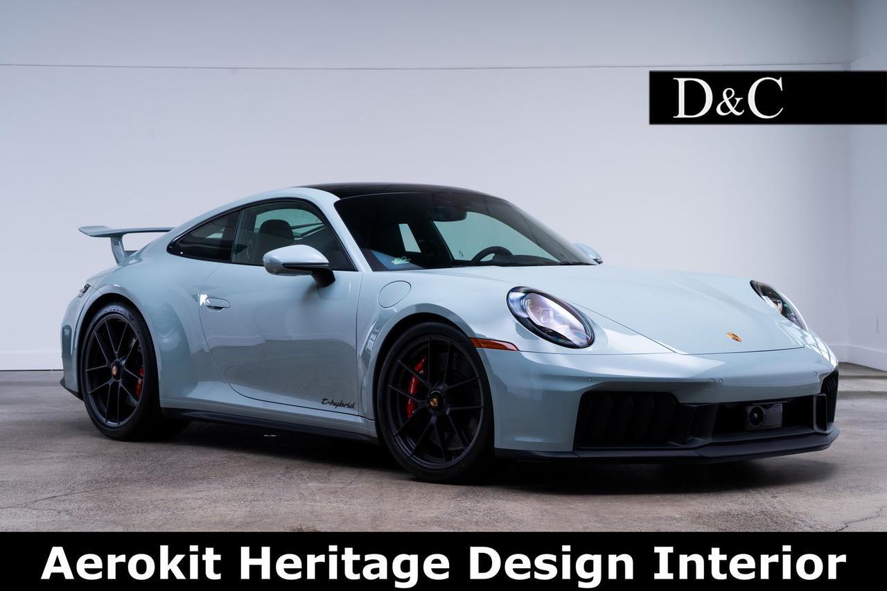 2026 Porsche 911 Carrera 4 GTS Aerokit Heritage Design Interior