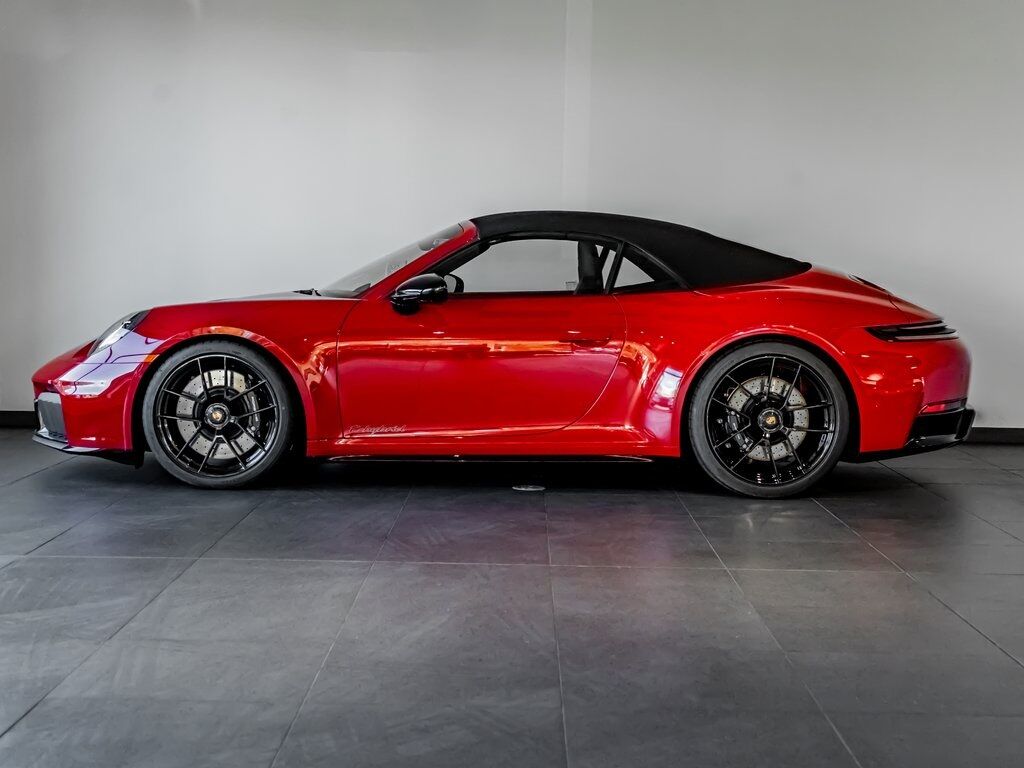 2026 Porsche 911 4 GTS photo 2