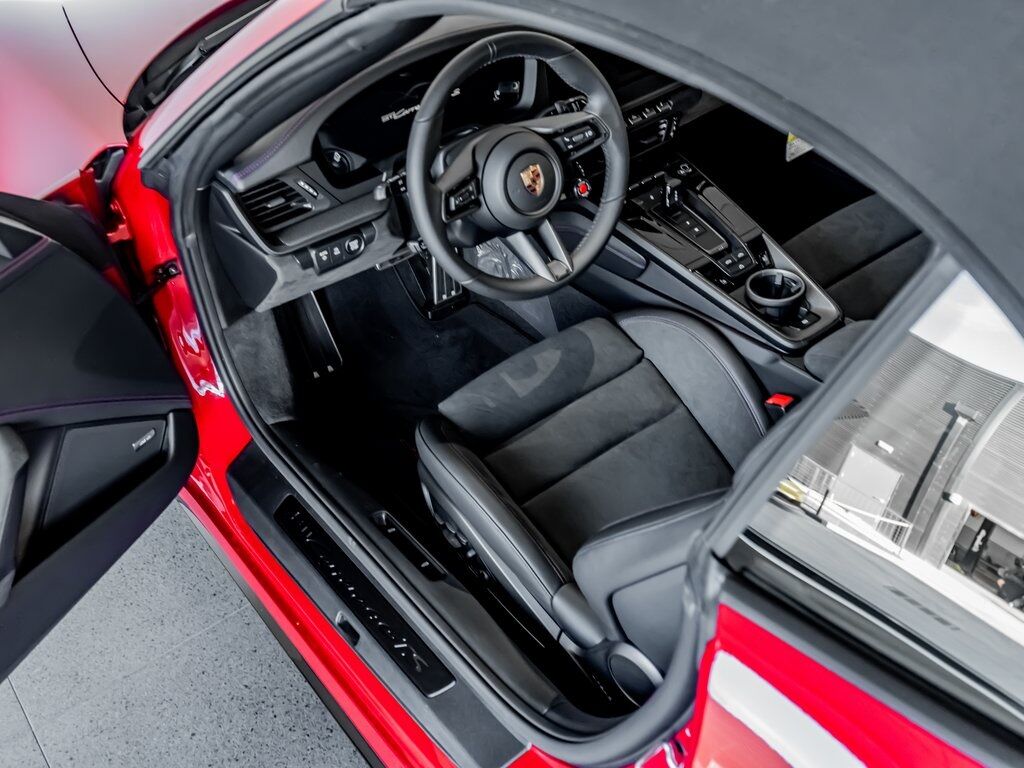 2026 Porsche 911 4 GTS photo 4