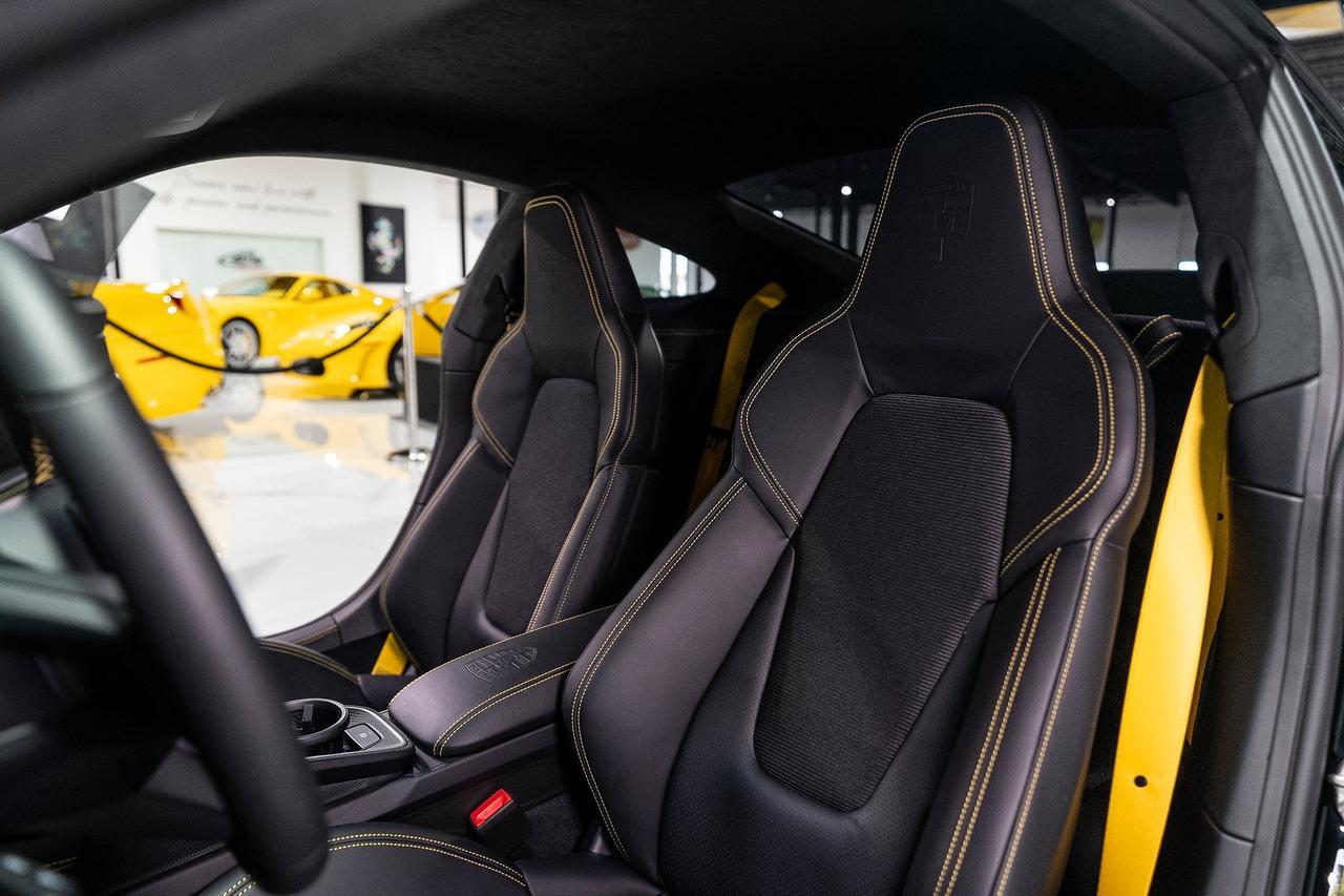 2026 Porsche 911 GT3 Touring 6-SPEED MANUAL! Extended leather,Exclusive Design taillights,PCCB AND MUCH MORE!! Fort Lauderdale FL