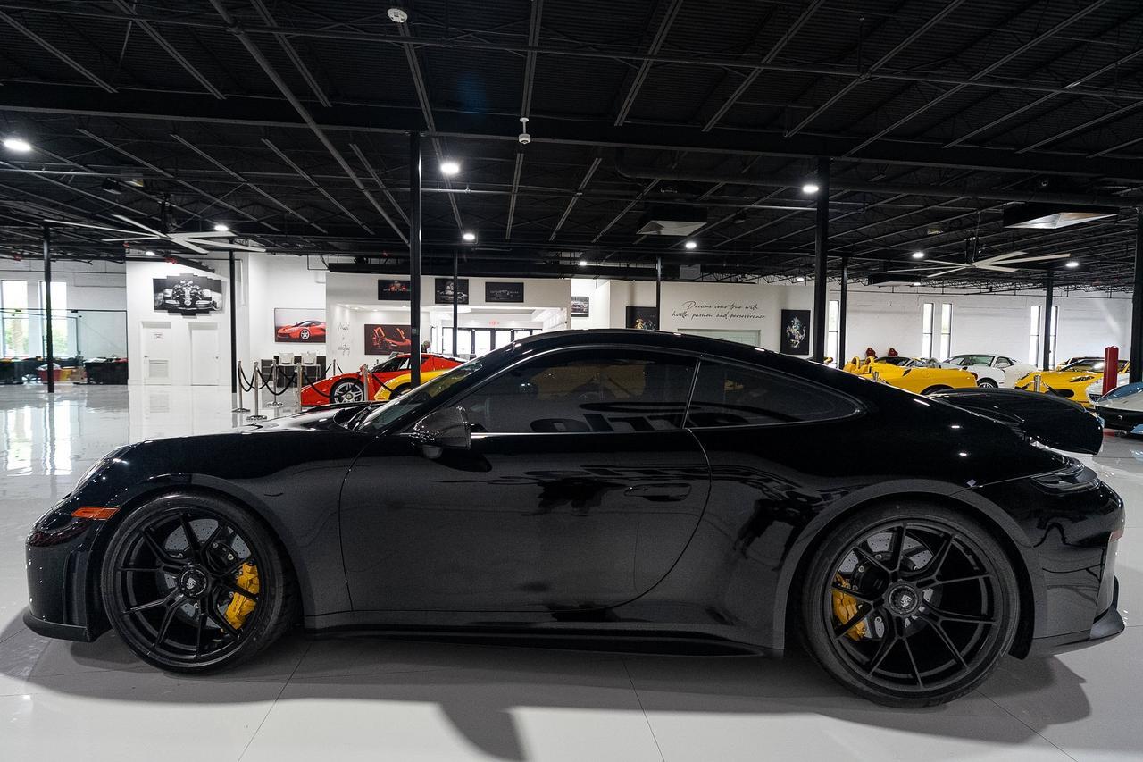 2026 Porsche 911 GT3 Touring 6-SPEED MANUAL! Extended leather,Exclusive Design taillights,PCCB AND MUCH MORE!! Fort Lauderdale FL
