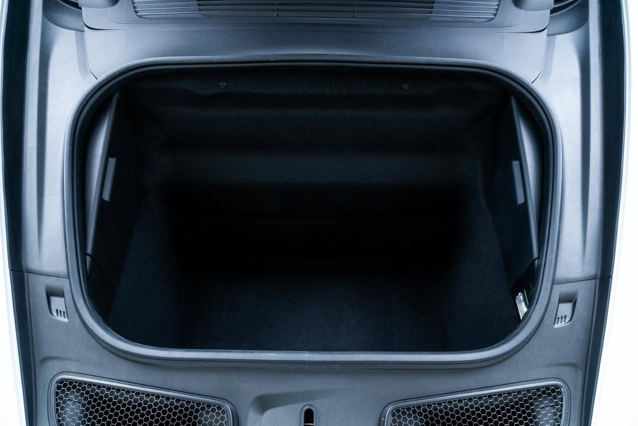 2026 Porsche 911 GT3 Weissach Package / Folding Lightweight Bucket Seat Portland OR
