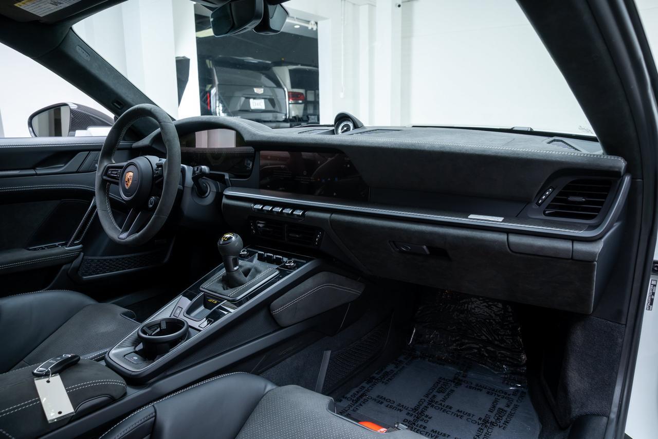 2026 Porsche 911 GT3 Weissach Package / Folding Lightweight Bucket Seat Portland OR