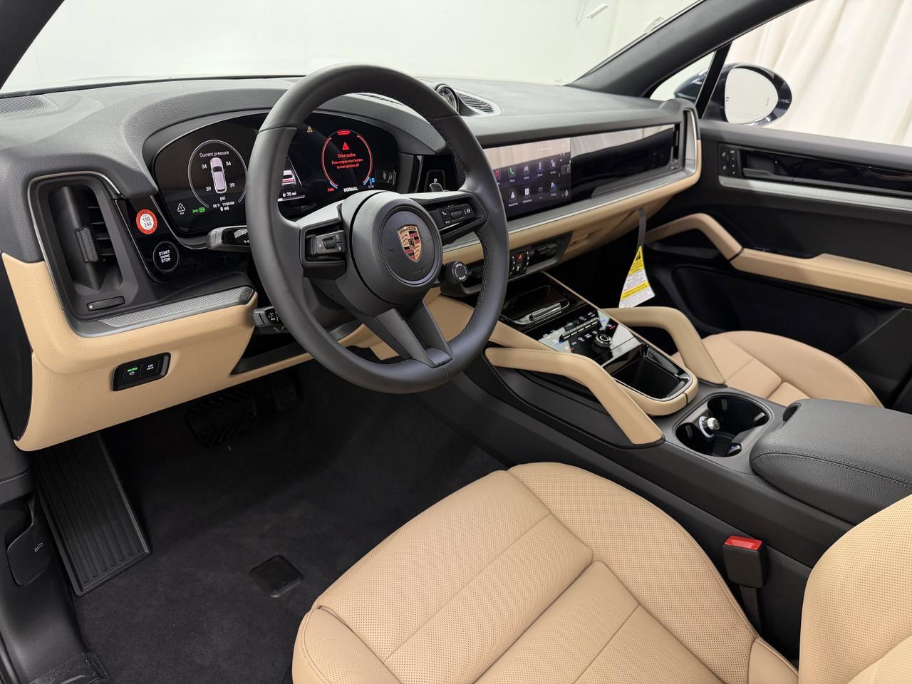 2026 Porsche Cayenne Base photo 4