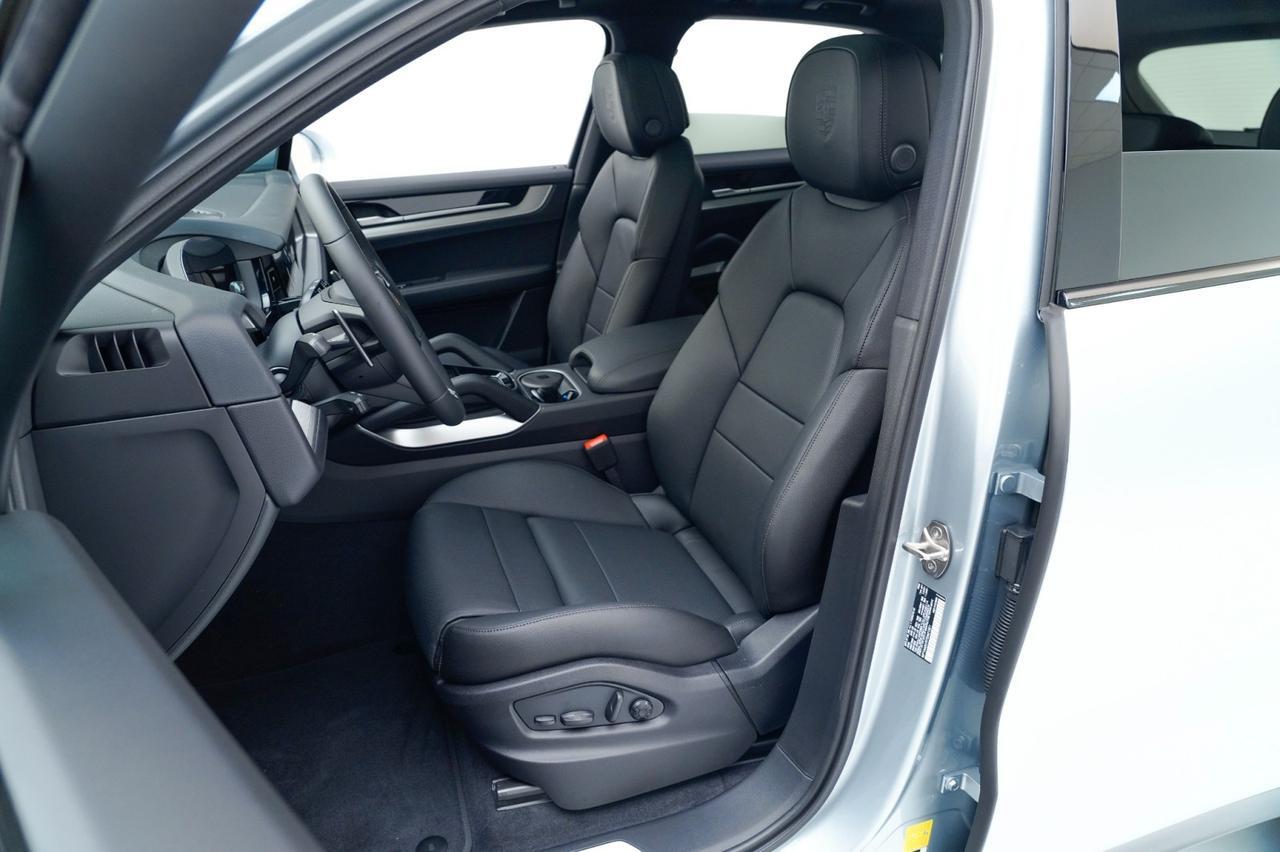 2026 Porsche Cayenne Pompano Beach FL