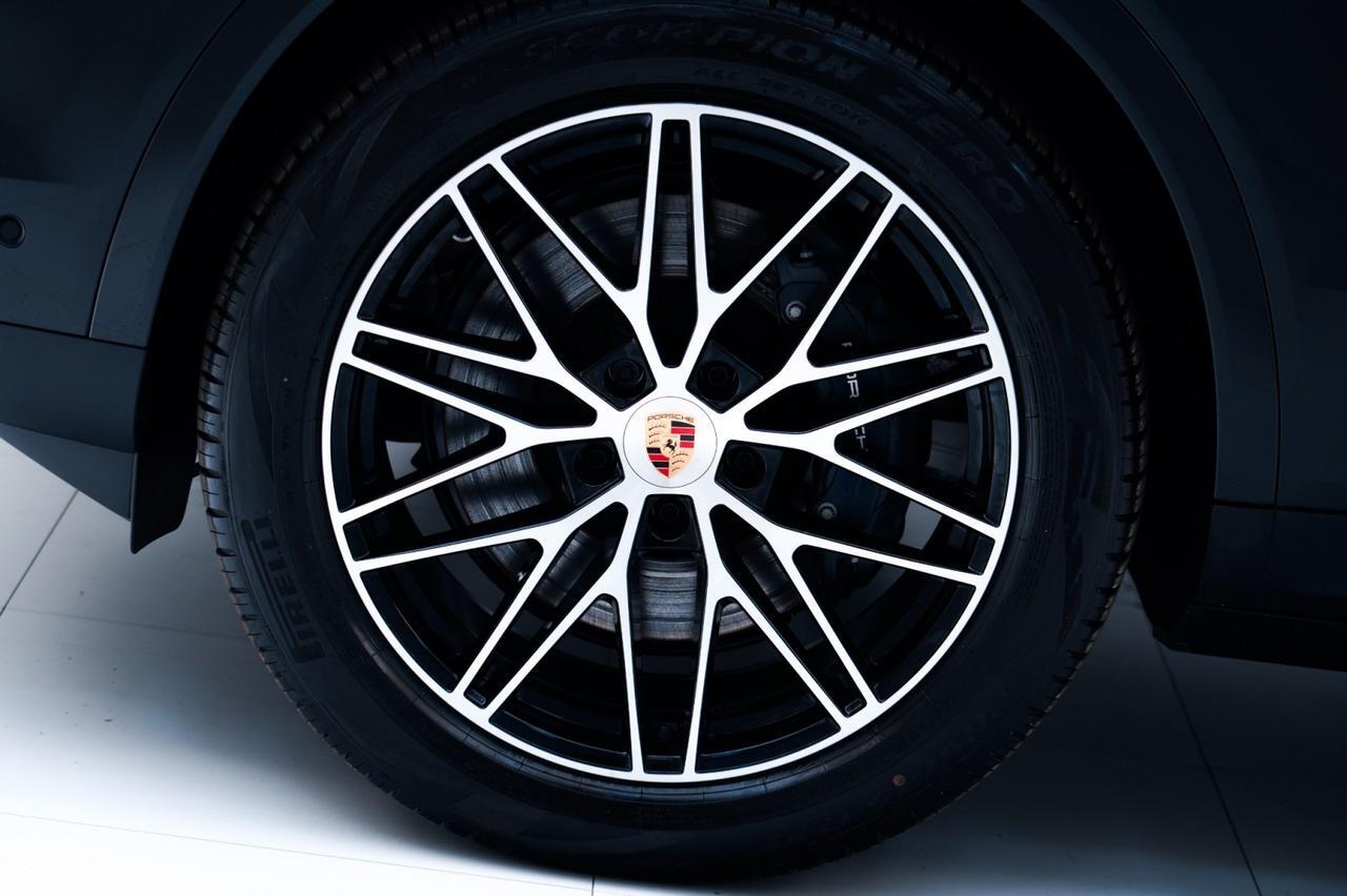 2026 Porsche Cayenne Pompano Beach FL