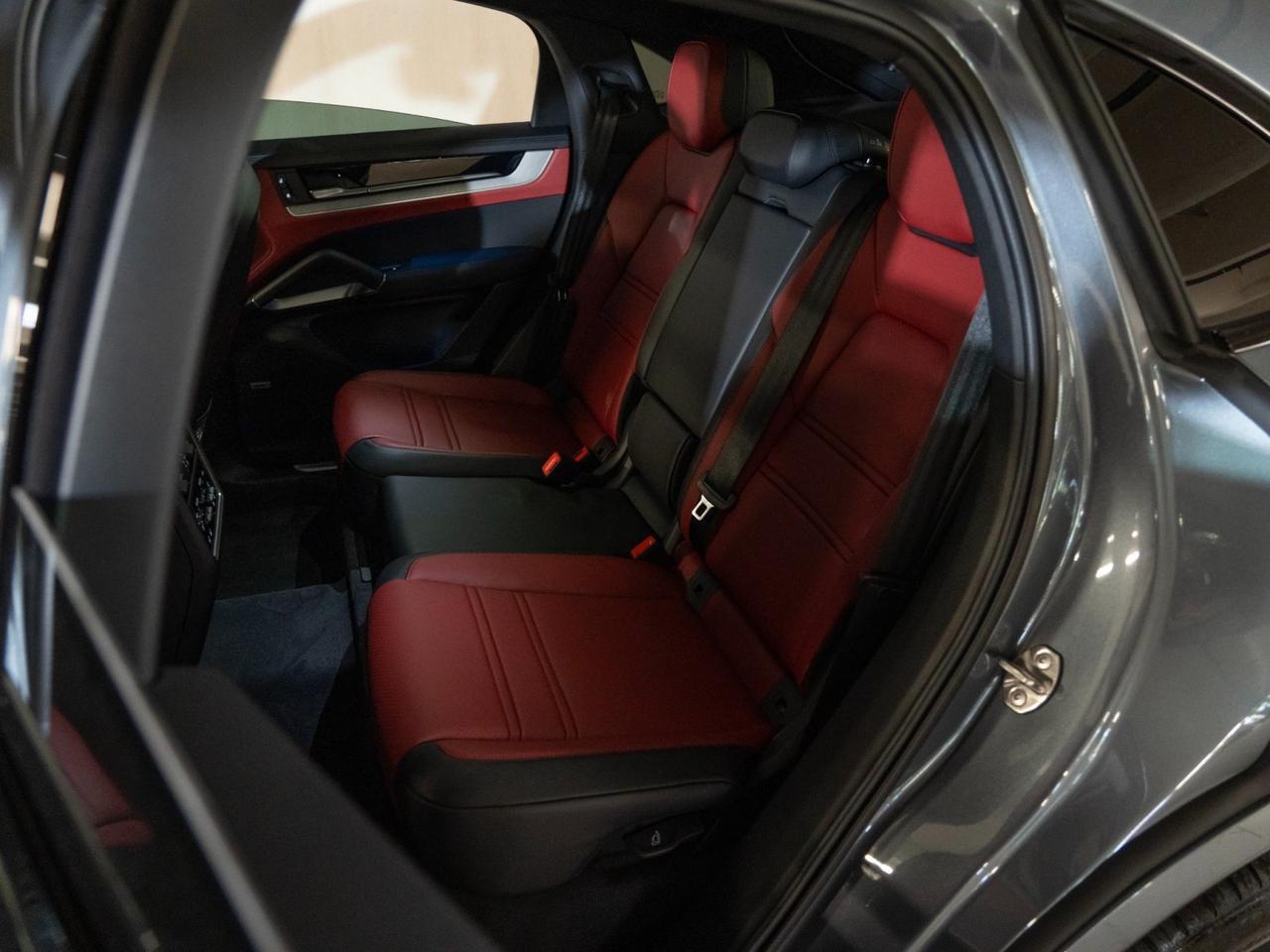 2026 Porsche Cayenne Pompano Beach FL