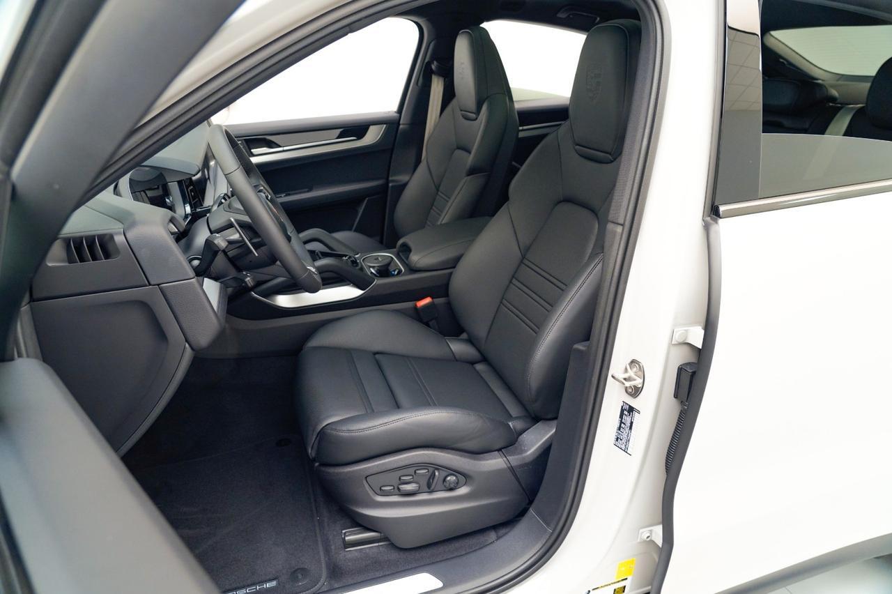 2026 Porsche Cayenne Pompano Beach FL