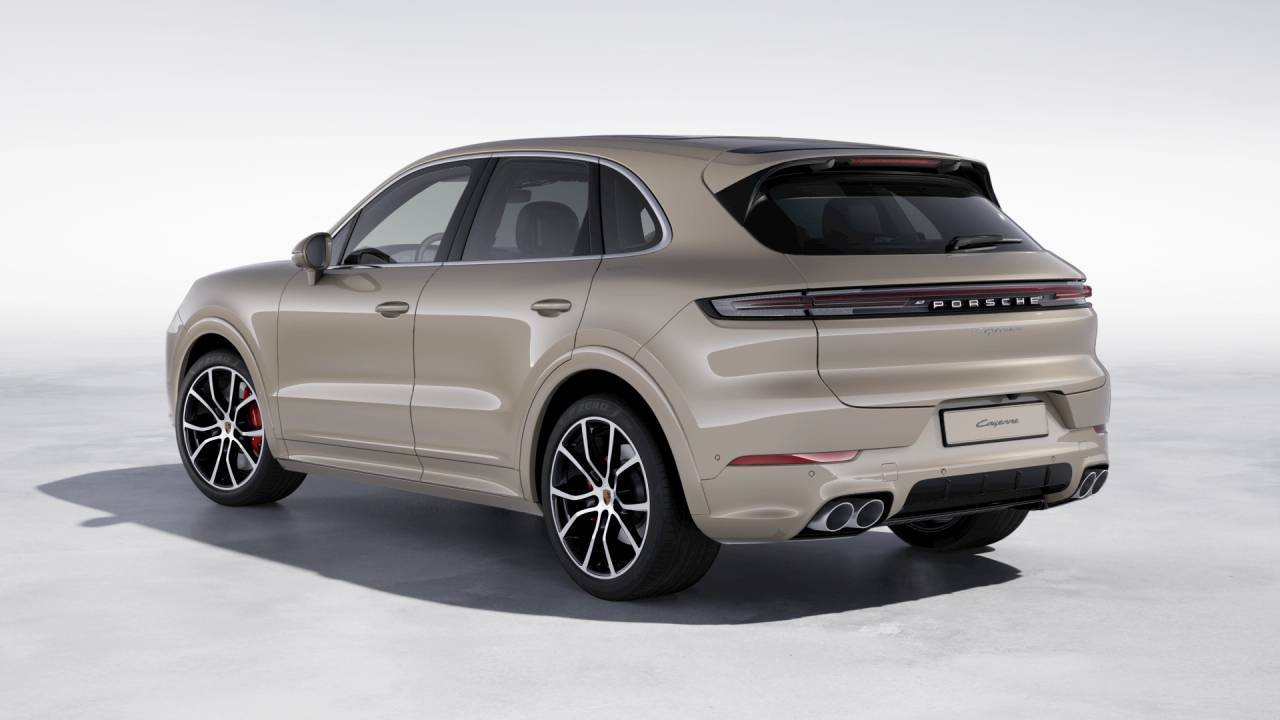 2026 Porsche Cayenne S photo 3