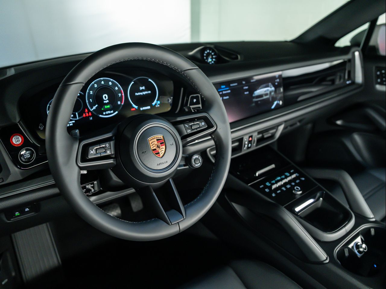 2026 Porsche Cayenne Coupe E-Hybrid photo 3