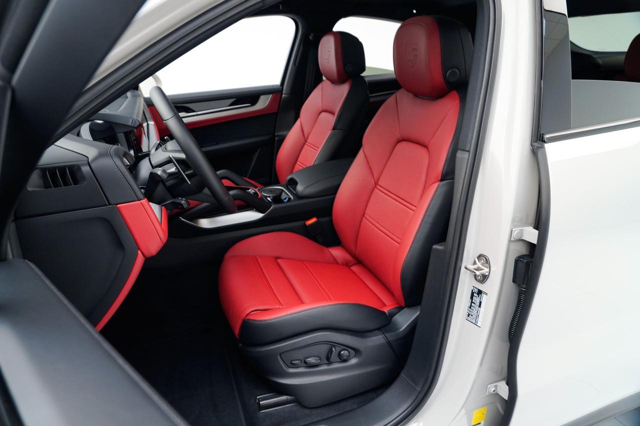 2026 Porsche Cayenne Coupe Pompano Beach FL