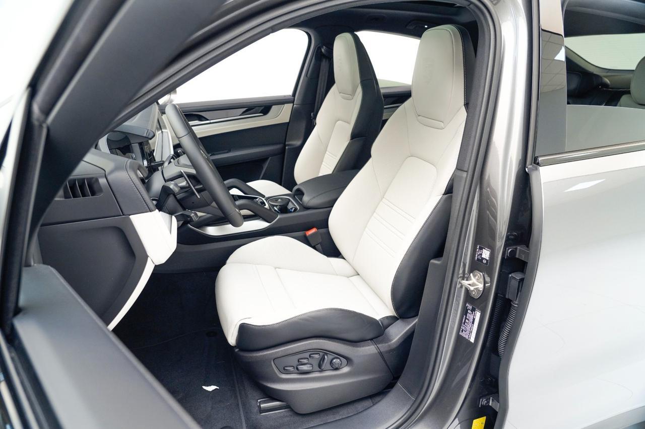 2026 Porsche Cayenne E-Hybrid Coupe Pompano Beach FL