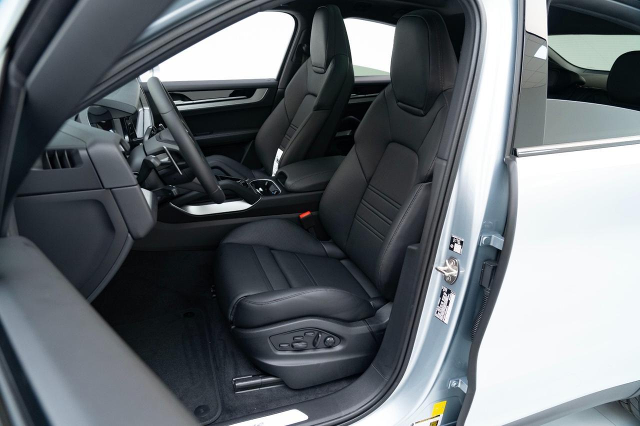 2026 Porsche Cayenne E-Hybrid Coupe Pompano Beach FL
