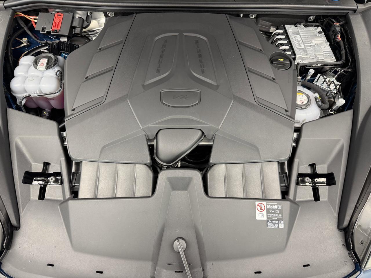 2026 Porsche Cayenne E-Hybrid Newark DE