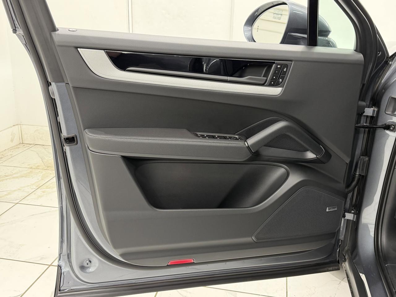 2026 Porsche Cayenne E-Hybrid Newark DE