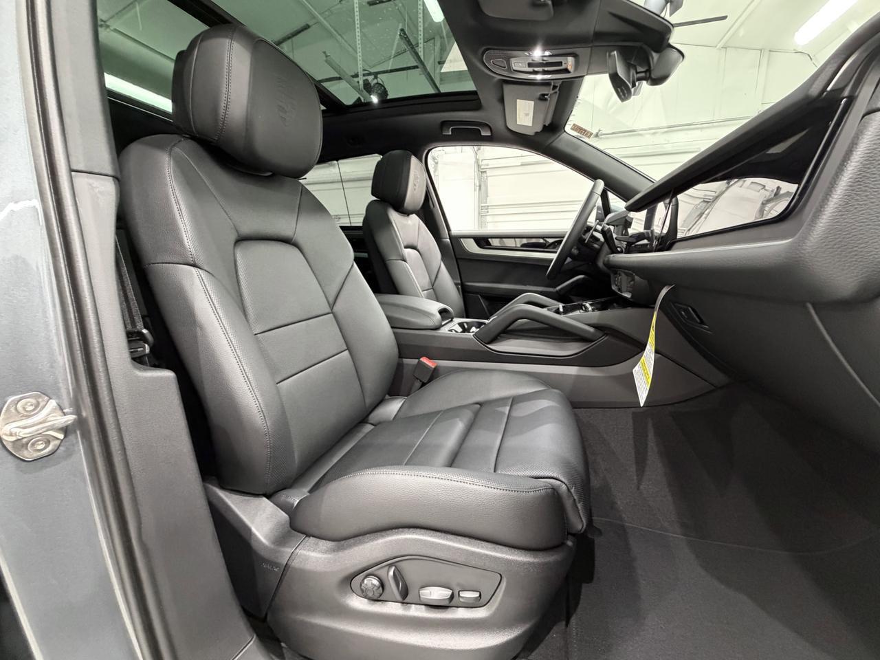 2026 Porsche Cayenne E-Hybrid Newark DE