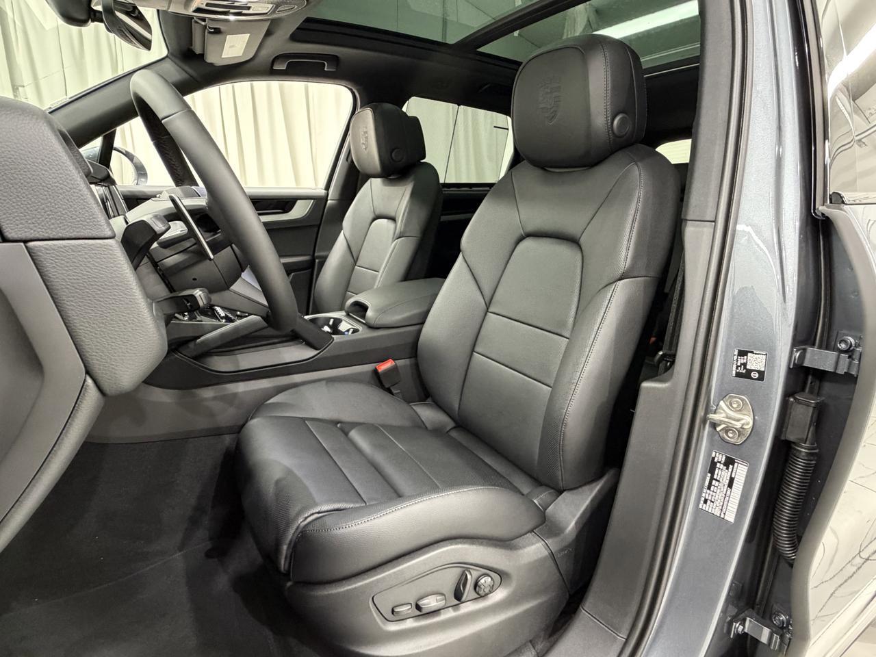 2026 Porsche Cayenne E-Hybrid Newark DE