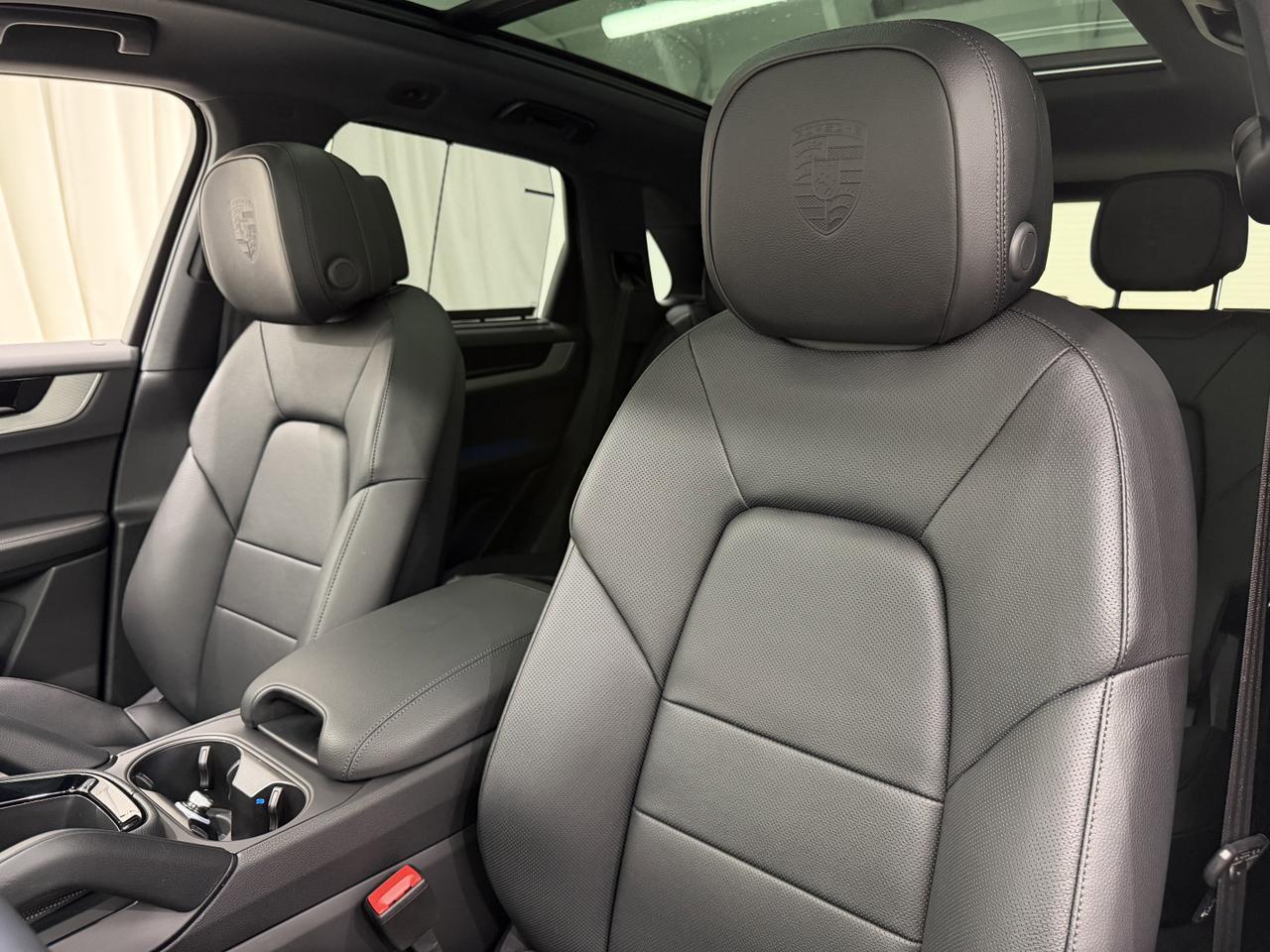 2026 Porsche Cayenne E-Hybrid Newark DE