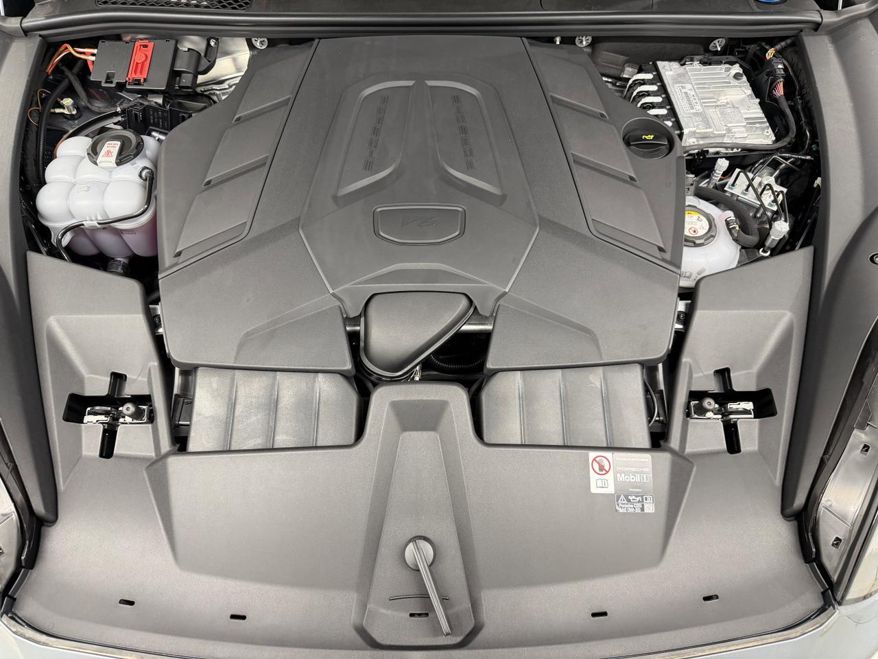 2026 Porsche Cayenne E-Hybrid Newark DE