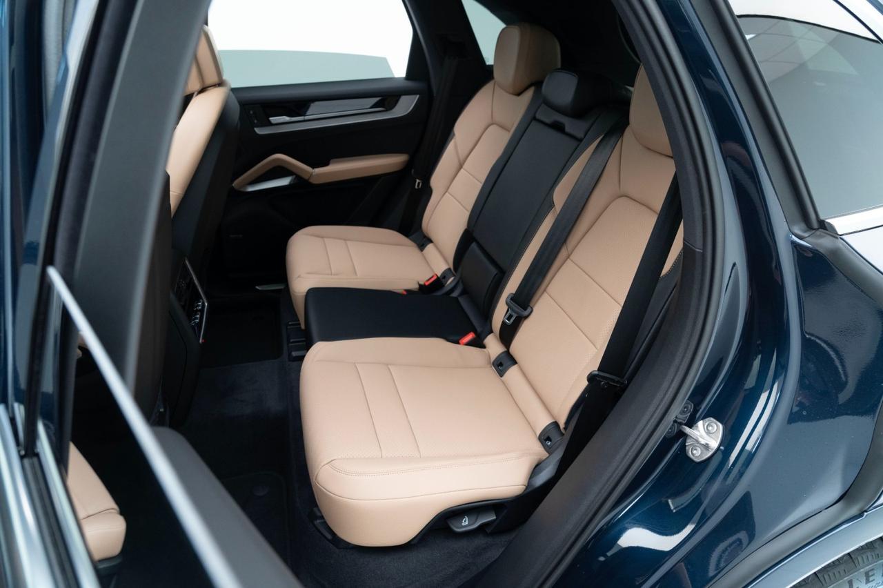 2026 Porsche Cayenne E-Hybrid Pompano Beach FL