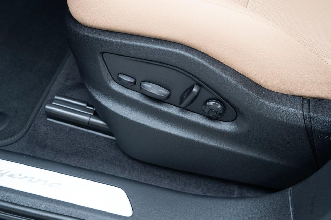 2026 Porsche Cayenne E-Hybrid Pompano Beach FL