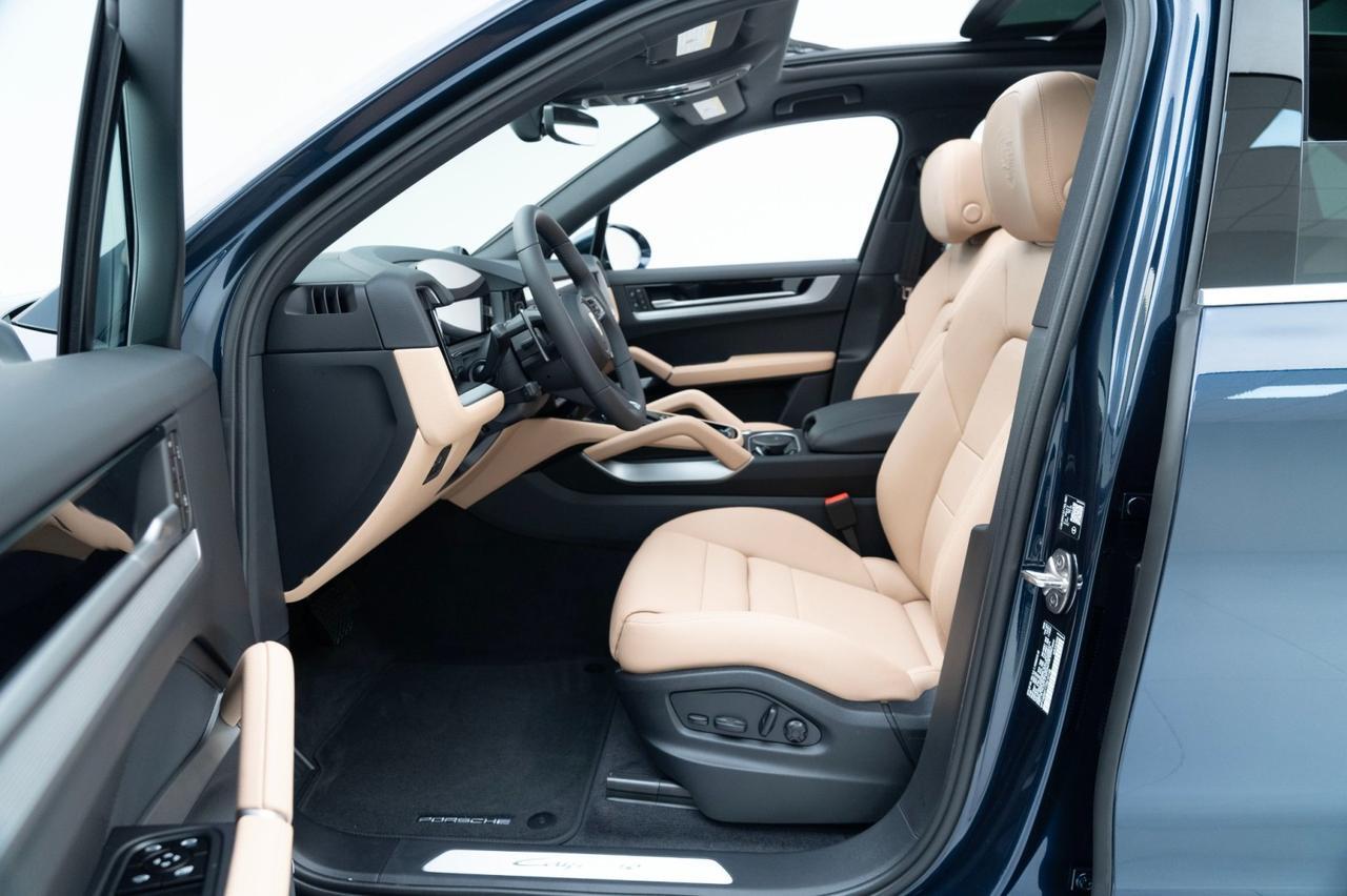 2026 Porsche Cayenne E-Hybrid Pompano Beach FL