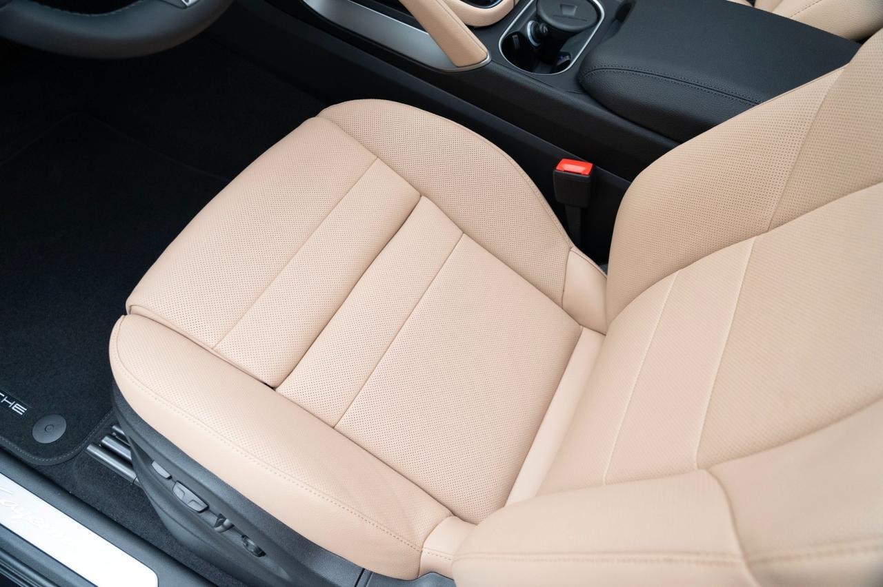 2026 Porsche Cayenne E-Hybrid Pompano Beach FL