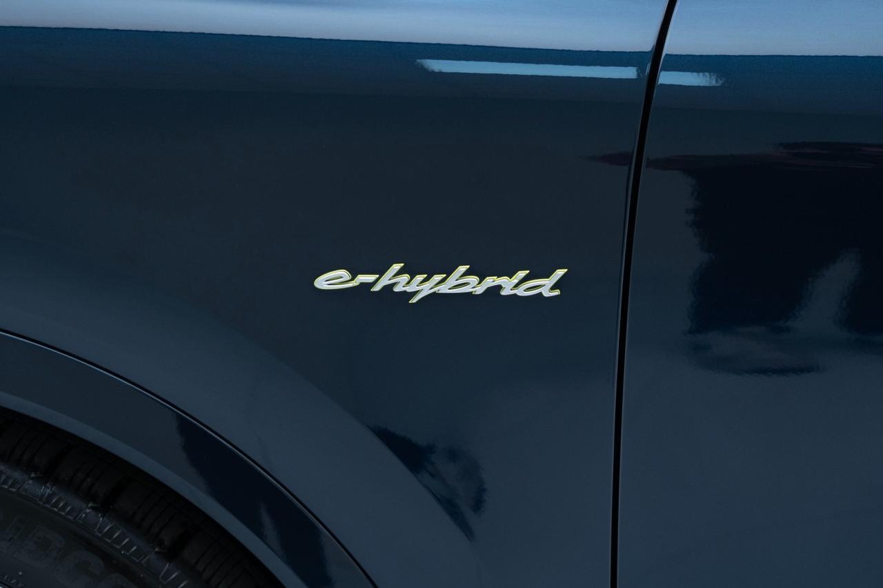 2026 Porsche Cayenne E-Hybrid Pompano Beach FL