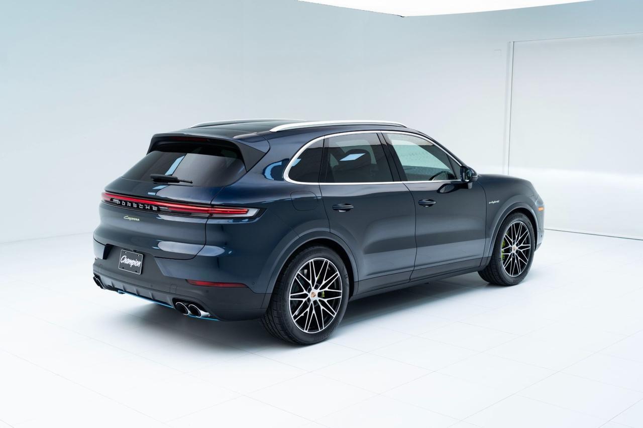 2026 Porsche Cayenne E-Hybrid Pompano Beach FL